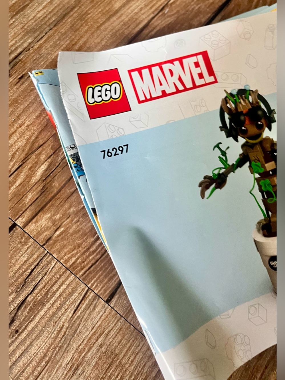Legos Marvel Dancing Groot Collectible - Guardians of the Galaxy - Picture 11 of 11